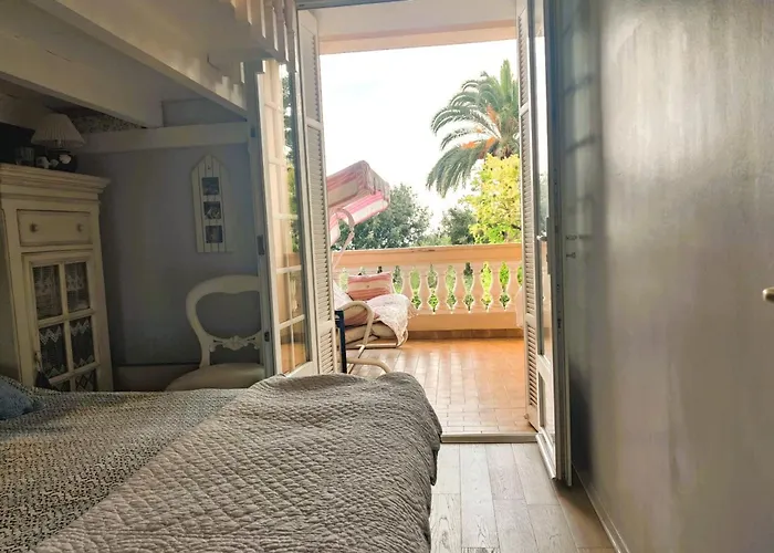 アパート Peaceful With Pool And Stunning Views イエール