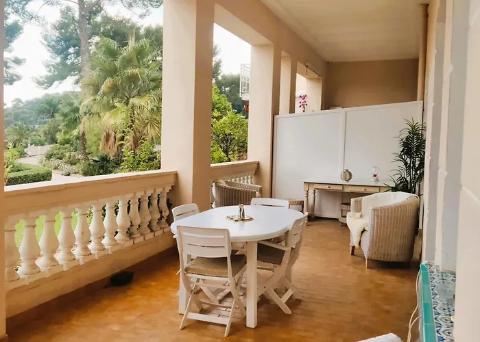 Peaceful With Pool And Stunning Views イエール